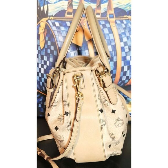 MCM Large Bucket/Wallet Combo - EUC - Picture 3 of 15